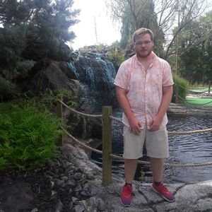 Meet your Posher, Justin